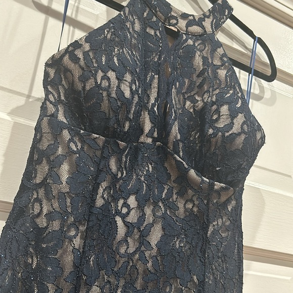 Navy blue lace formal gown - Picture 5 of 5
